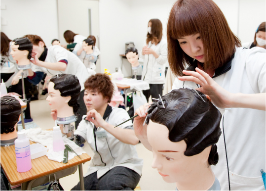 美容本科 通信課程 | 美容を学ぶなら仙台の美容専門学校｜仙台 